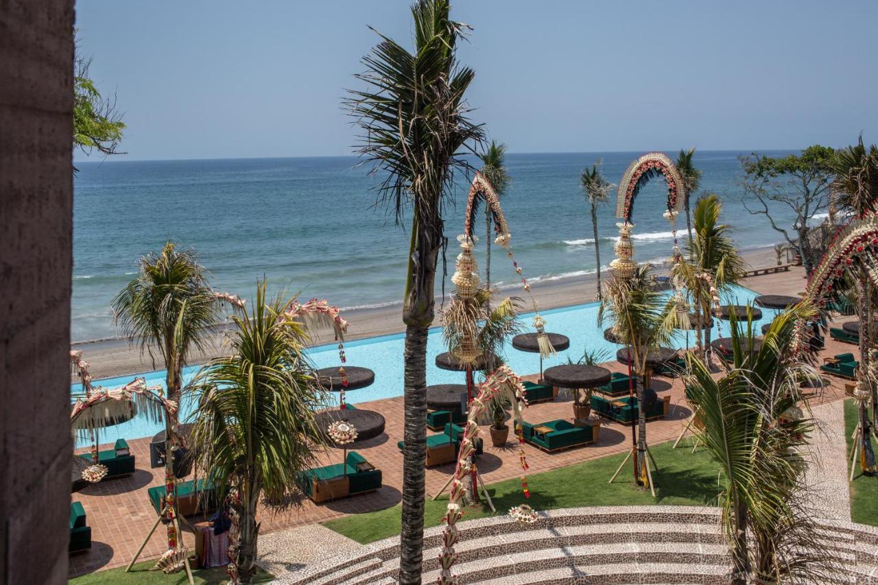 Potato Head Suites & Studios Seminyak Exterior foto The beach at the Hard Rock Hotel