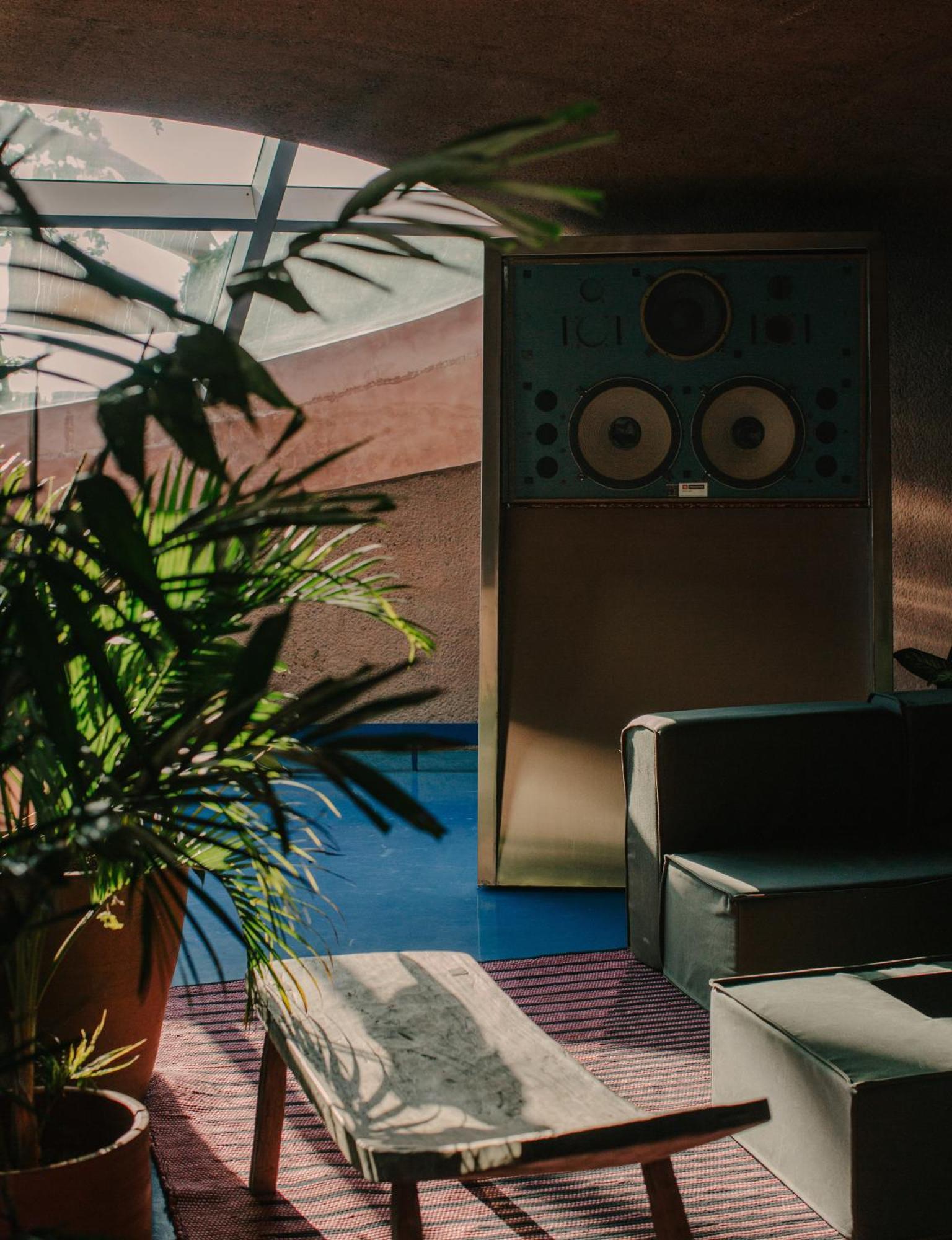 Potato Head Suites & Studios Seminyak Exterior foto The interior of the station