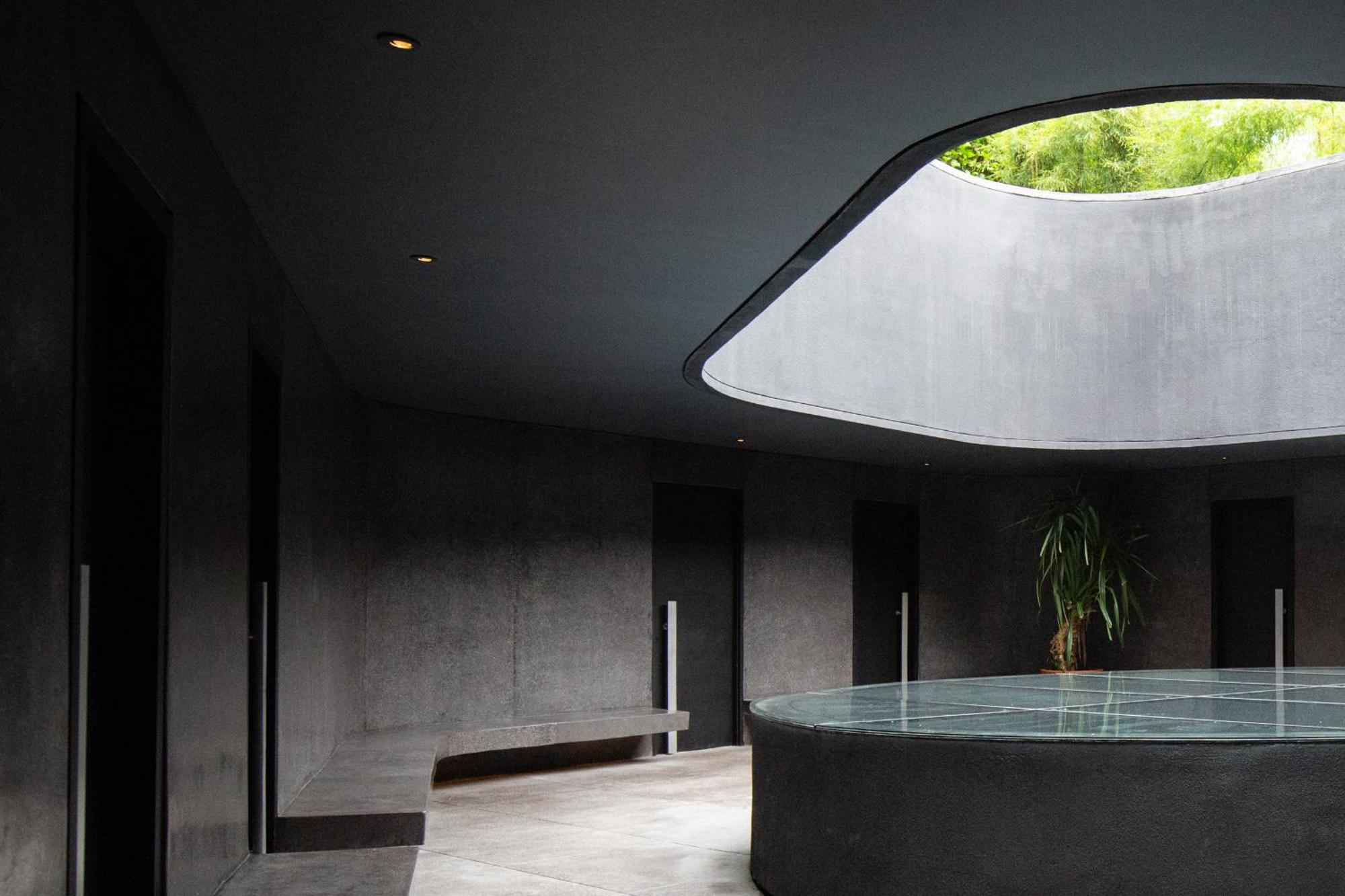 Potato Head Suites & Studios Seminyak Exterior foto Interior of the chapel