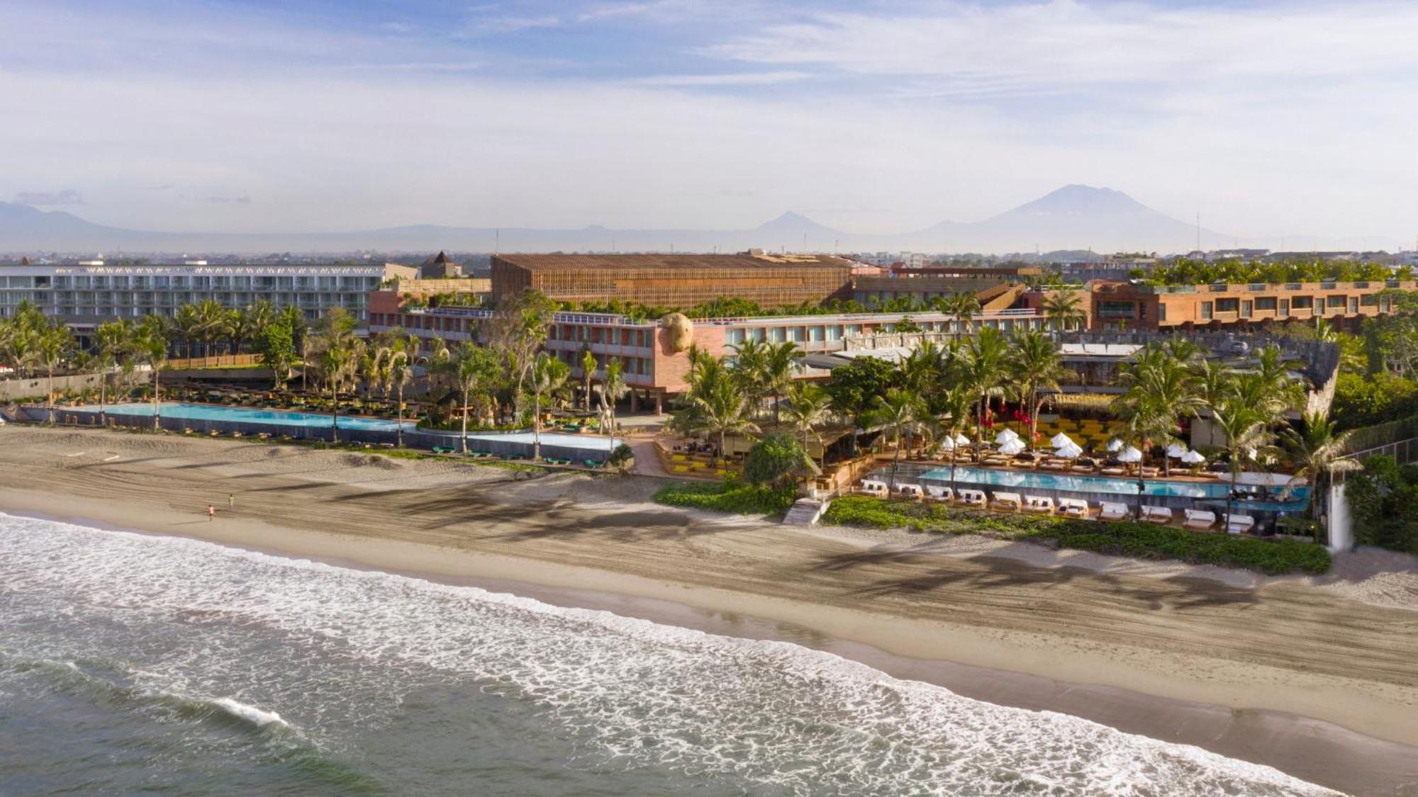 Potato Head Suites & Studios Seminyak Exterior foto View of the beach